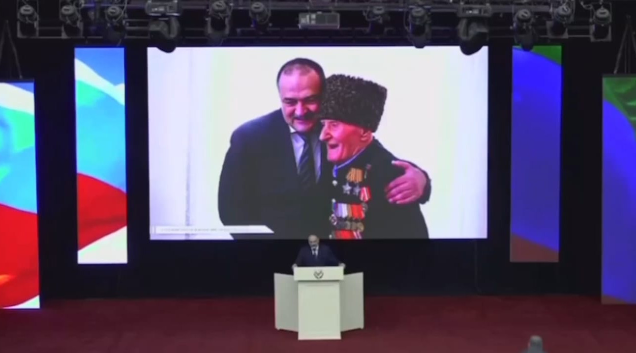 Сергей Меликов почтил минутой молчания воинов, павших смертью храбрых на СВО